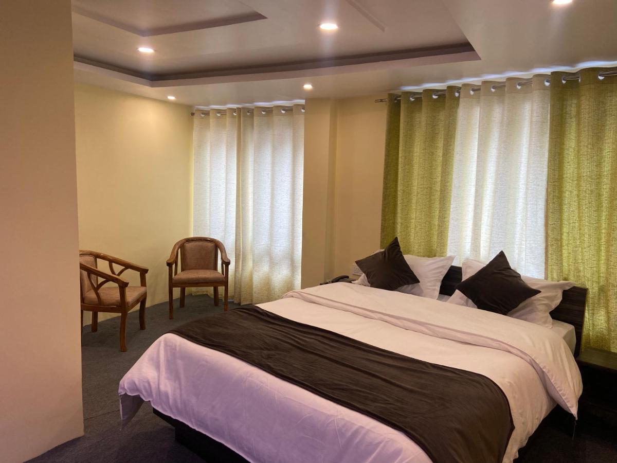 דרג'ילינג Hotel Amaira מראה חיצוני תמונה