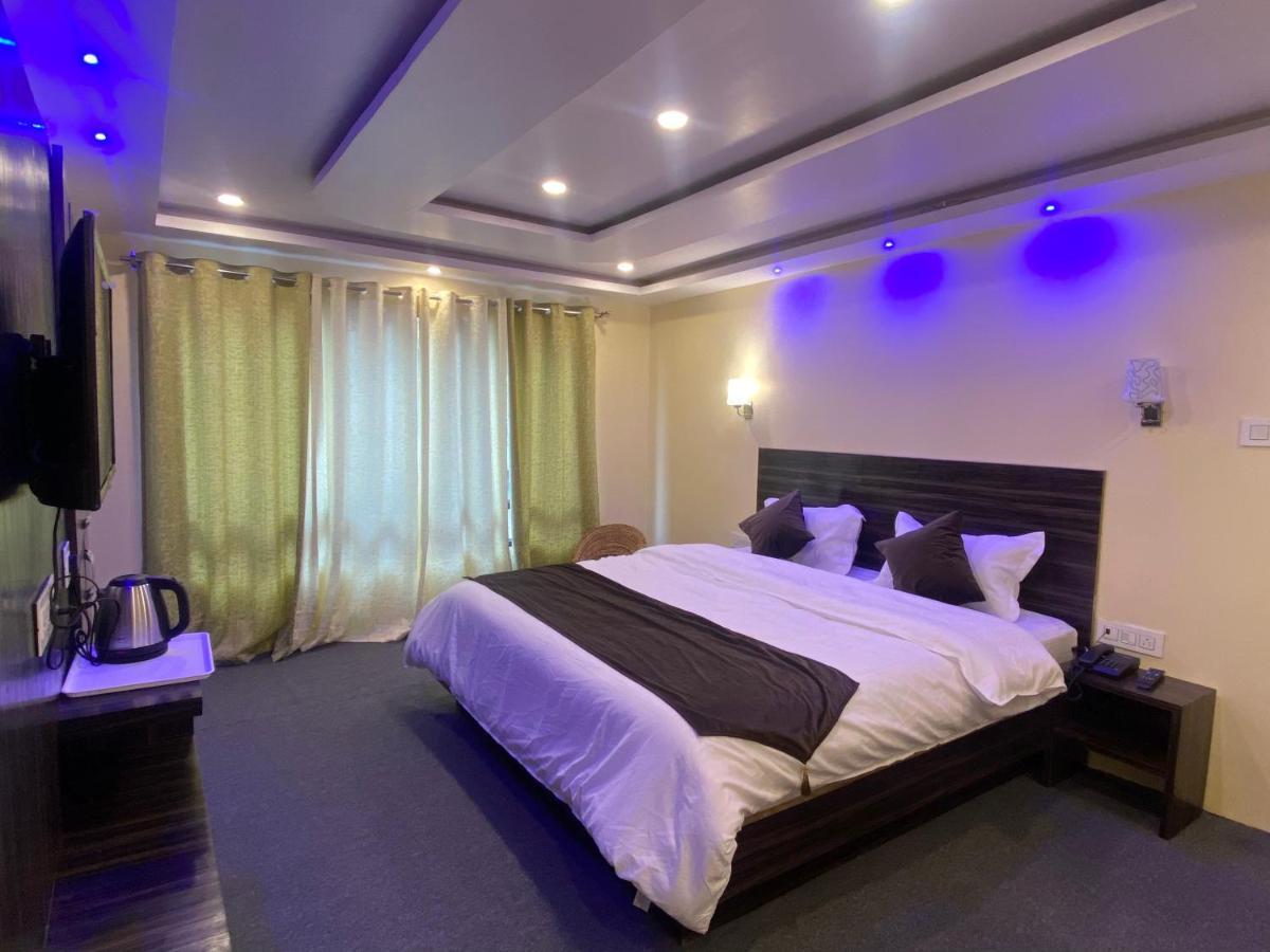 דרג'ילינג Hotel Amaira מראה חיצוני תמונה